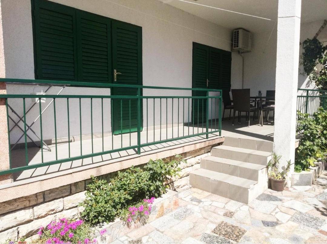 Mala Kuca Apartment Vodice Exterior photo